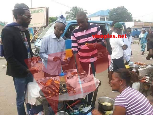 Fadel Barro et Malal Tall de Y'en à marre à Kinshassa.