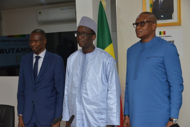 Passation de service : Amadou Bâ passe le témoin aux ministres Lat Diop et Daouda Dia Passation de service : Amadou Bâ passe le témoin aux ministres Lat Diop et Daouda Dia