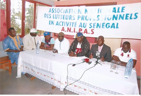 Khadim Gadiaga prévient ses camarades: "Tout lutteur mêlé dans des affaires de recrutement de nervis sera radié de notre corporation" Khadim Gadiaga prévient ses camarades: "Tout lutteur mêlé dans des affaires de recrutement de nervis sera radié de notre corporation"