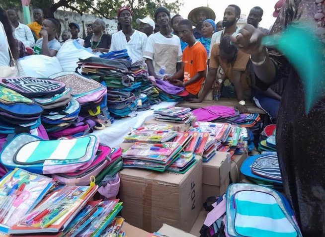 Abdourahmane Baldé le nouveau DG de la Lonase offert 24 000 trousses d'école complètes aux élèves de la région de Kolda Abdourahmane Baldé le nouveau DG de la Lonase offert 24 000 trousses d'école complètes aux élèves de la région de Kolda