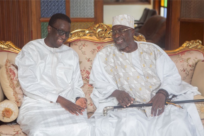 Le Premier Ministre Amadou BA a effectué ce week-end une série de visites auprès des autorités religieuses et coutumières de Dakar. Le Premier Ministre Amadou BA a effectué ce week-end une série de visites auprès des autorités religieuses et coutumières de Dakar.