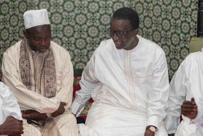 Le Premier Ministre Amadou BA a effectué ce week-end une série de visites auprès des autorités religieuses et coutumières de Dakar. Le Premier Ministre Amadou BA a effectué ce week-end une série de visites auprès des autorités religieuses et coutumières de Dakar.