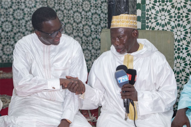 Le Premier Ministre Amadou BA a effectué ce week-end une série de visites auprès des autorités religieuses et coutumières de Dakar. Le Premier Ministre Amadou BA a effectué ce week-end une série de visites auprès des autorités religieuses et coutumières de Dakar.
