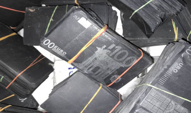 Keur Massar : 500 Millions F CFA En Faux Billets Saisis, 2 Faussaires Arrêtés Par La BR Keur Massar : 500 Millions F CFA En Faux Billets Saisis, 2 Faussaires Arrêtés Par La BR