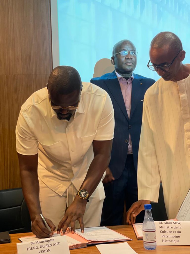 2e éditions Cérémonie de signature des 50 ans du Hip Hop dans le du TAARU RAP GALSEN avec SEN ART VISION. 2e éditions Cérémonie de signature des 50 ans du Hip Hop dans le du TAARU RAP GALSEN avec SEN ART VISION.