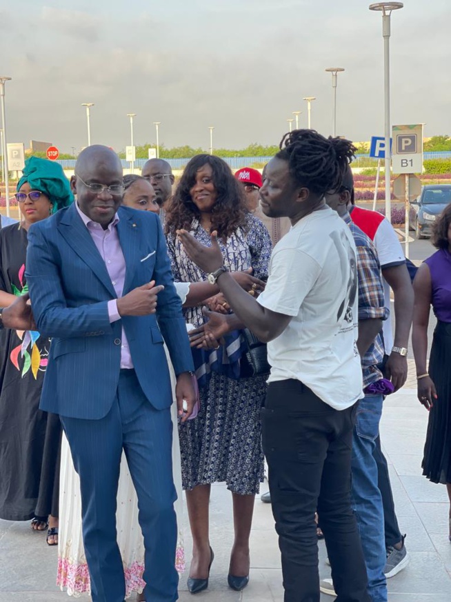 2e éditions Cérémonie de signature des 50 ans du Hip Hop dans le du TAARU RAP GALSEN avec SEN ART VISION. 2e éditions Cérémonie de signature des 50 ans du Hip Hop dans le du TAARU RAP GALSEN avec SEN ART VISION.