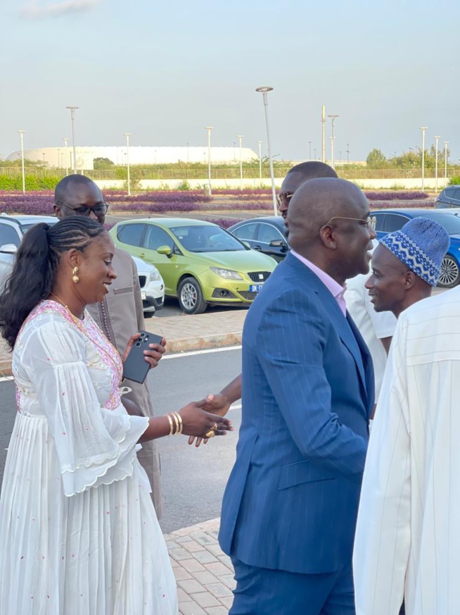 2e éditions Cérémonie de signature des 50 ans du Hip Hop dans le du TAARU RAP GALSEN avec SEN ART VISION. 2e éditions Cérémonie de signature des 50 ans du Hip Hop dans le du TAARU RAP GALSEN avec SEN ART VISION.