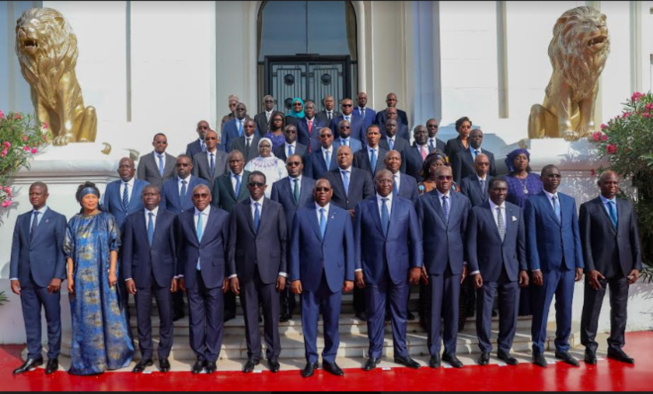 Nouvelle photo des membres du gouvernement d'Amadou Bâ II Nouvelle photo des membres du gouvernement d'Amadou Bâ II