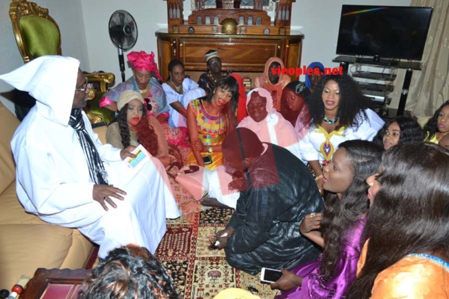 Les premières images: Serigne Modou Kara lance le slogan "KARA CARIM" Les premières images: Serigne Modou Kara lance le slogan "KARA CARIM"