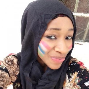 Gambie: Aminata Manneh arrêtée pour avoir publié l’image d’un policier battant une élève Gambie: Aminata Manneh arrêtée pour avoir publié l’image d’un policier battant une élève