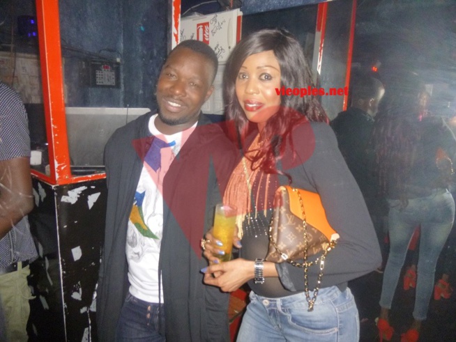 100% Sénégal à Paris, le Star Night draine du monde malgré l'opposition de Rakhou Prod de la prestation de Hameth Thiou 100% Sénégal à Paris, le Star Night draine du monde malgré l'opposition de Rakhou Prod de la prestation de Hameth Thiou