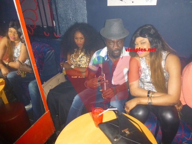 100% Sénégal à Paris, le Star Night draine du monde malgré l'opposition de Rakhou Prod de la prestation de Hameth Thiou 100% Sénégal à Paris, le Star Night draine du monde malgré l'opposition de Rakhou Prod de la prestation de Hameth Thiou