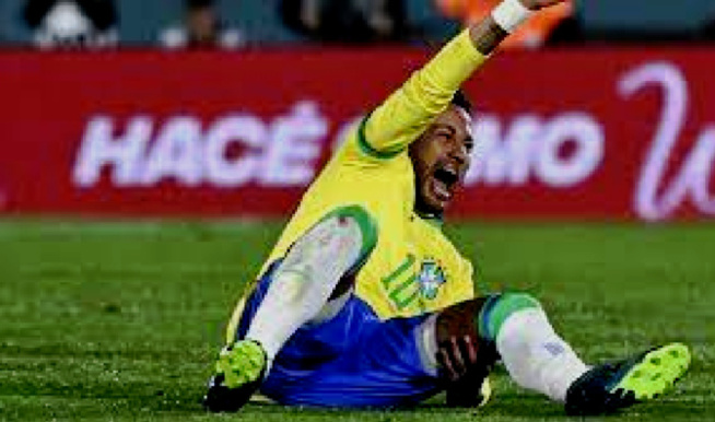 Football : La fédération brésilienne annonce une très grave blessure pour Neymar !