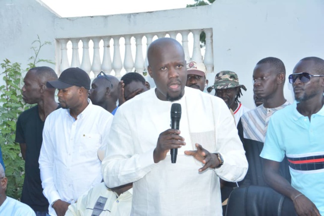 Remise de 2.244 parrains, Massaly 1er responsable BBY à se livrer à l'exercice à Thiès Remise de 2.244 parrains, Massaly 1er responsable BBY à se livrer à l'exercice à Thiès