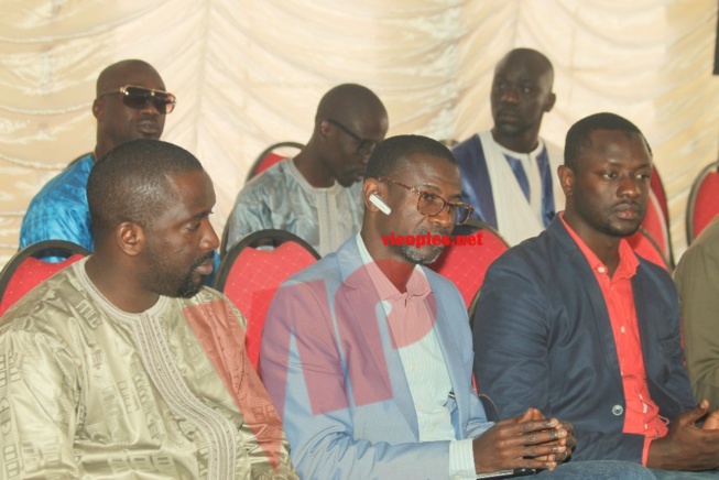 Quand Fafa Dieng et Cheikh Yerim baptisent leur fils c'est le rendez-vous des autorités, vip et stars qui défilent. Regardez Quand Fafa Dieng et Cheikh Yerim baptisent leur fils c'est le rendez-vous des autorités, vip et stars qui défilent. Regardez