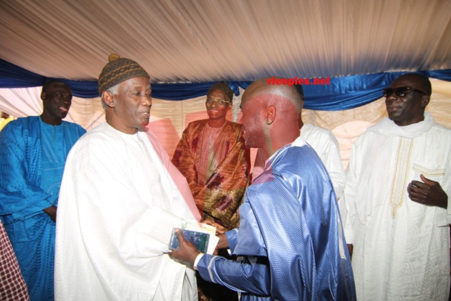 Quand Fafa Dieng et Cheikh Yerim baptisent leur fils c'est le rendez-vous des autorités, vip et stars qui défilent. Regardez Quand Fafa Dieng et Cheikh Yerim baptisent leur fils c'est le rendez-vous des autorités, vip et stars qui défilent. Regardez