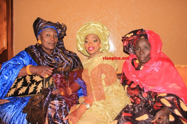 Quand Fafa Dieng et Cheikh Yerim baptisent leur fils c'est le rendez-vous des autorités, vip et stars qui défilent. Regardez Quand Fafa Dieng et Cheikh Yerim baptisent leur fils c'est le rendez-vous des autorités, vip et stars qui défilent. Regardez