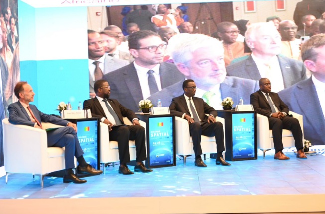 PREMIÈRE EDITION DU FORUM INTERNATIONAL SUR LE DIALOGUE SPATIAL UNION AFRICAINE - UNION EUROPEENNE PREMIÈRE EDITION DU FORUM INTERNATIONAL SUR LE DIALOGUE SPATIAL UNION AFRICAINE - UNION EUROPEENNE