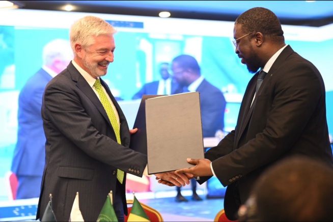 PREMIÈRE EDITION DU FORUM INTERNATIONAL SUR LE DIALOGUE SPATIAL UNION AFRICAINE - UNION EUROPEENNE PREMIÈRE EDITION DU FORUM INTERNATIONAL SUR LE DIALOGUE SPATIAL UNION AFRICAINE - UNION EUROPEENNE