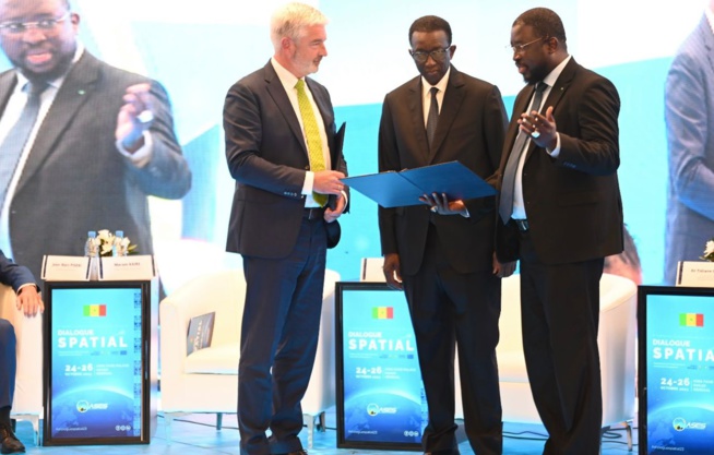 PREMIÈRE EDITION DU FORUM INTERNATIONAL SUR LE DIALOGUE SPATIAL UNION AFRICAINE - UNION EUROPEENNE PREMIÈRE EDITION DU FORUM INTERNATIONAL SUR LE DIALOGUE SPATIAL UNION AFRICAINE - UNION EUROPEENNE