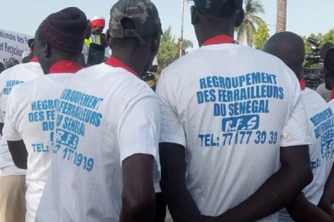 En colère contre le président Macky Sall : Les ferrailleurs du Sénégal se mobilisent pour 2024 En colère contre le président Macky Sall : Les ferrailleurs du Sénégal se mobilisent pour 2024