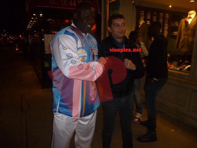 Les images de Modou Lo et Bombardier chez le parrain du combat Pape Ndiaye à Paris Les images de Modou Lo et Bombardier chez le parrain du combat Pape Ndiaye à Paris