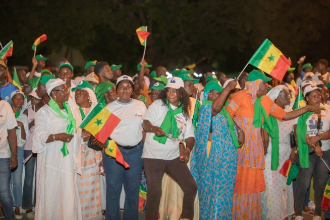 Tournée économique : Le PM Amadou BA accueilli dans la ferveur à Thiès Tournée économique : Le PM Amadou BA accueilli dans la ferveur à Thiès