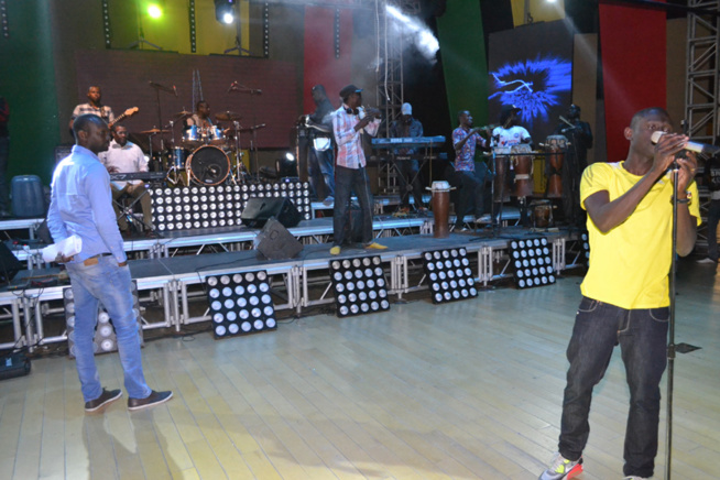 Quelques heures avant le "grand bégué" au grand théâtre qui se jouera à guichet fermé avec Pape Diouf dans les derniers reglages Quelques heures avant le "grand bégué" au grand théâtre qui se jouera à guichet fermé avec Pape Diouf dans les derniers reglages