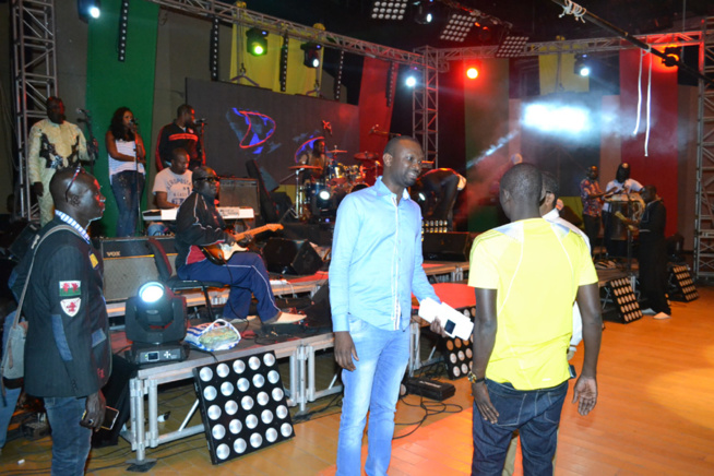 Quelques heures avant le "grand bégué" au grand théâtre qui se jouera à guichet fermé avec Pape Diouf dans les derniers reglages Quelques heures avant le "grand bégué" au grand théâtre qui se jouera à guichet fermé avec Pape Diouf dans les derniers reglages