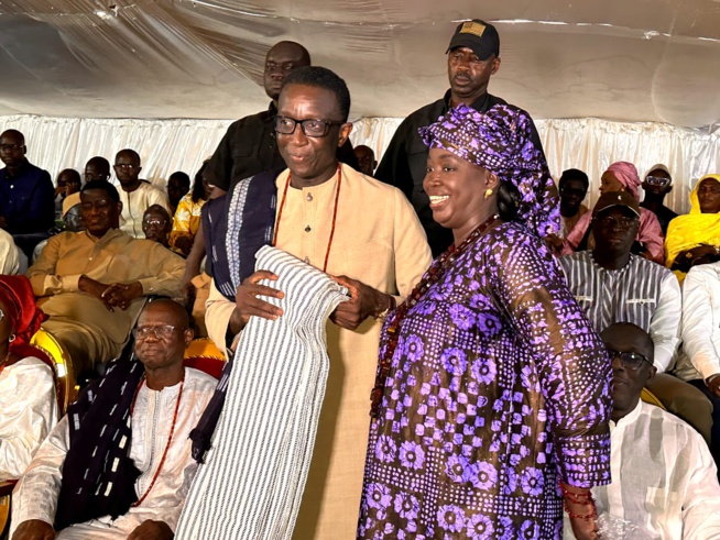 AMADOU BA À FANDÈNE, LE DOIGT LEVÉ COMME UNE VICTOIRE AU PREMIER TOUR AMADOU BA À FANDÈNE, LE DOIGT LEVÉ COMME UNE VICTOIRE AU PREMIER TOUR