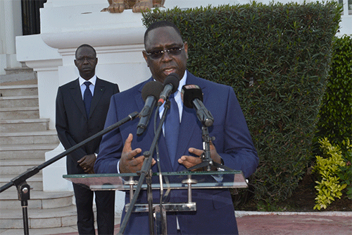 Décorations: Macky élève Ndéné, Pape Diop, Mamadou Seck...au grade de Grand officier de l’ordre national du Lion Décorations: Macky élève Ndéné, Pape Diop, Mamadou Seck...au grade de Grand officier de l’ordre national du Lion