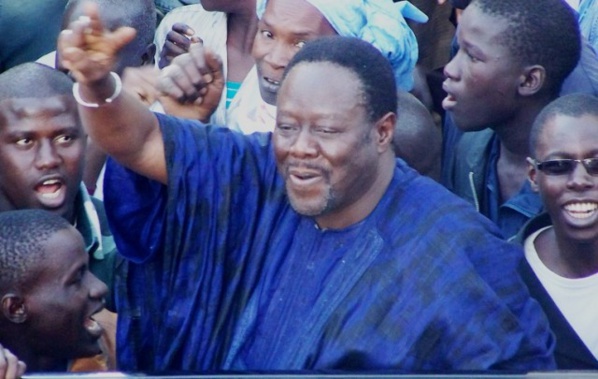 Mbaye Ndiaye avertit les alliés de Macky: «Ceux qui sont avec le Président doivent sortir de l’ombre et dire réellement leur position» Mbaye Ndiaye avertit les alliés de Macky: «Ceux qui sont avec le Président doivent sortir de l’ombre et dire réellement leur position»