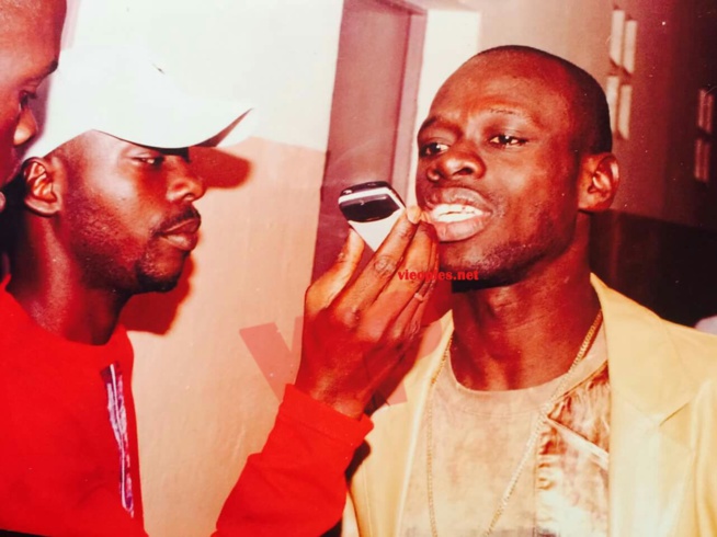 Souvenir: Feu Ndongo lo en compagnie de quelques célébrités d'aujourd'hui. Regardez Souvenir: Feu Ndongo lo en compagnie de quelques célébrités d'aujourd'hui. Regardez