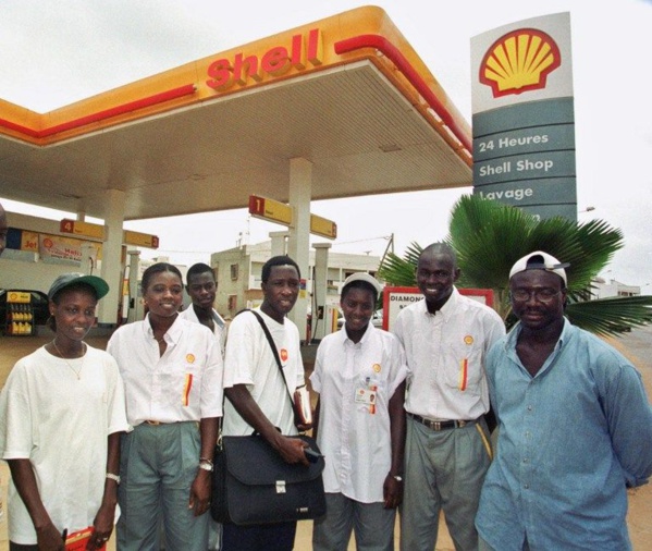 A Dakar, la course enflammée aux stations-service A Dakar, la course enflammée aux stations-service