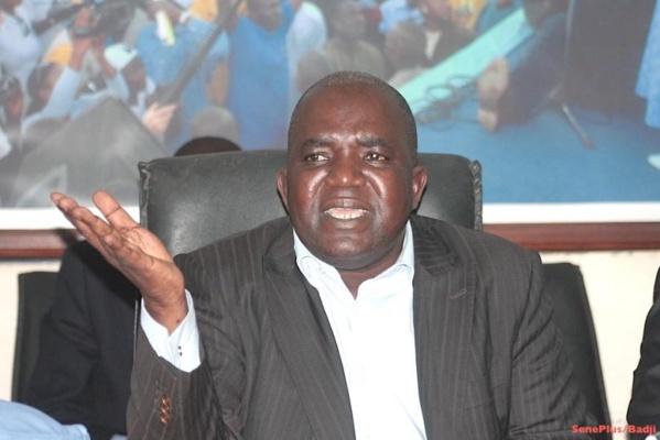 Départ de l'ex-PM du Pds: Souleymane Ndéné Ndiaye est sorti par la petite porte, selon Oumar Sarr Départ de l'ex-PM du Pds: Souleymane Ndéné Ndiaye est sorti par la petite porte, selon Oumar Sarr