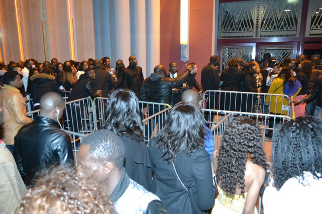 20 Photos: A guichet fermé: Pape Diouf réussit son pari devant 8000 téléspectateurs au Dock de Pullman. 20 Photos: A guichet fermé: Pape Diouf réussit son pari devant 8000 téléspectateurs au Dock de Pullman.