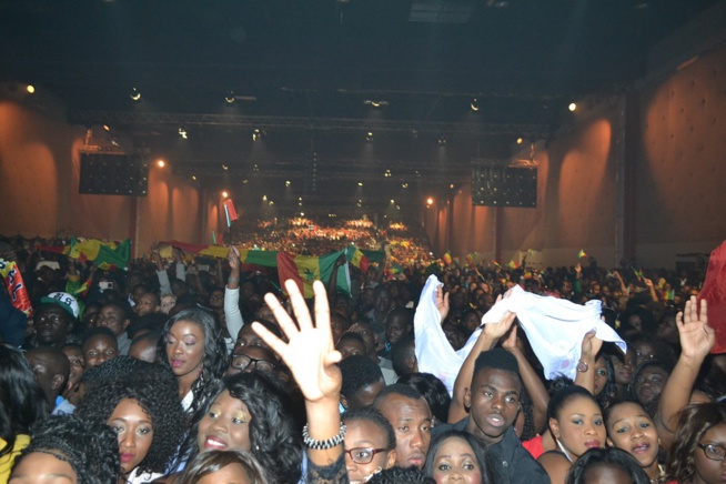 20 Photos: A guichet fermé: Pape Diouf réussit son pari devant 8000 téléspectateurs au Dock de Pullman. 20 Photos: A guichet fermé: Pape Diouf réussit son pari devant 8000 téléspectateurs au Dock de Pullman.