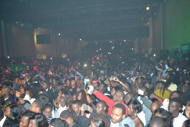 20 Photos: A guichet fermé: Pape Diouf réussit son pari devant 8000 téléspectateurs au Dock de Pullman. 20 Photos: A guichet fermé: Pape Diouf réussit son pari devant 8000 téléspectateurs au Dock de Pullman.