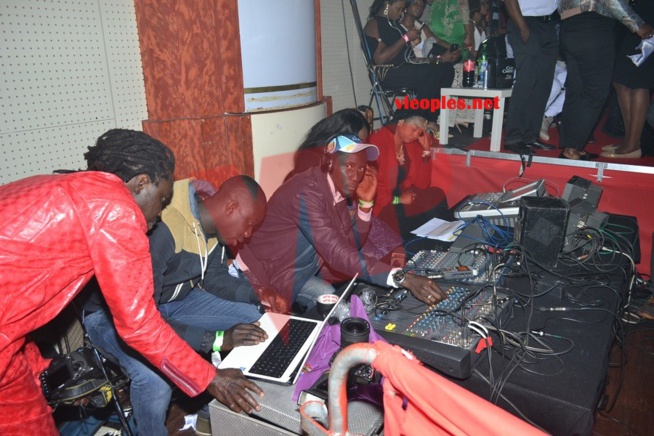 L'ambiance au rendez-vous du Dock de Pullman avec Pape Diouf revivez les images. L'ambiance au rendez-vous du Dock de Pullman avec Pape Diouf revivez les images.