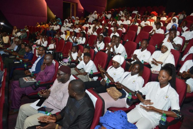 Traditionnelle fête de l'excellence / Après la réussite aux examens des cycles primaire, moyen et secondaire : 53 pupilles de la Nation honorées Traditionnelle fête de l'excellence / Après la réussite aux examens des cycles primaire, moyen et secondaire : 53 pupilles de la Nation honorées