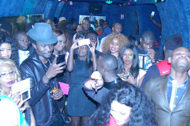 Les images du "Rakhass" au Star Nght avec Pape Diouf, Pape Birahim et Aida Samb. Regardez Les images du "Rakhass" au Star Nght avec Pape Diouf, Pape Birahim et Aida Samb. Regardez