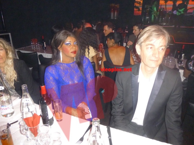 Les images de la veille de l'indépendance du Sénégal au Pau Brasil sur l'Arc de Triomphe à Paris: Une soirée de gala chic et glamour. Les images de la veille de l'indépendance du Sénégal au Pau Brasil sur l'Arc de Triomphe à Paris: Une soirée de gala chic et glamour.