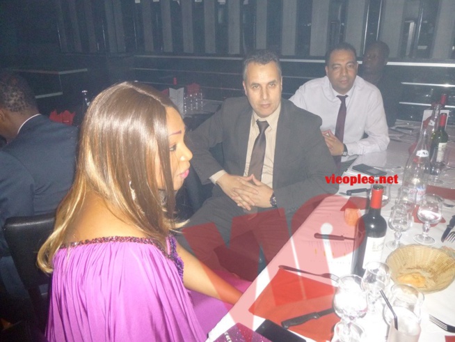 Les images de la veille de l'indépendance du Sénégal au Pau Brasil sur l'Arc de Triomphe à Paris: Une soirée de gala chic et glamour. Les images de la veille de l'indépendance du Sénégal au Pau Brasil sur l'Arc de Triomphe à Paris: Une soirée de gala chic et glamour.