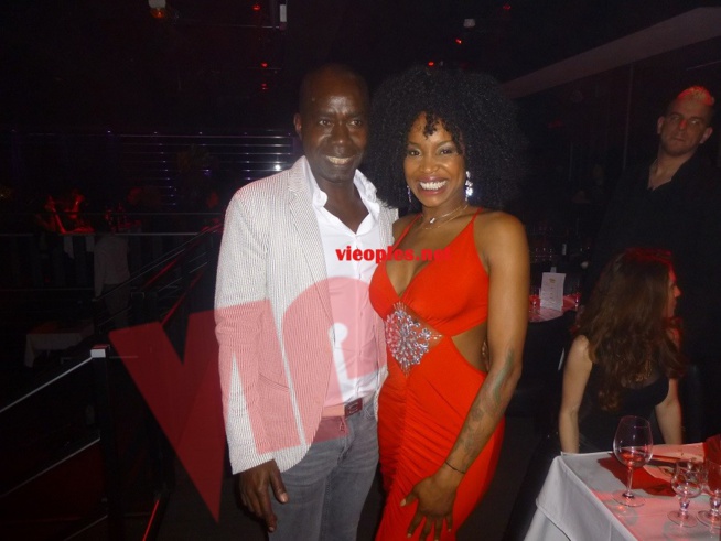 Les images de la veille de l'indépendance du Sénégal au Pau Brasil sur l'Arc de Triomphe à Paris: Une soirée de gala chic et glamour. Les images de la veille de l'indépendance du Sénégal au Pau Brasil sur l'Arc de Triomphe à Paris: Une soirée de gala chic et glamour.