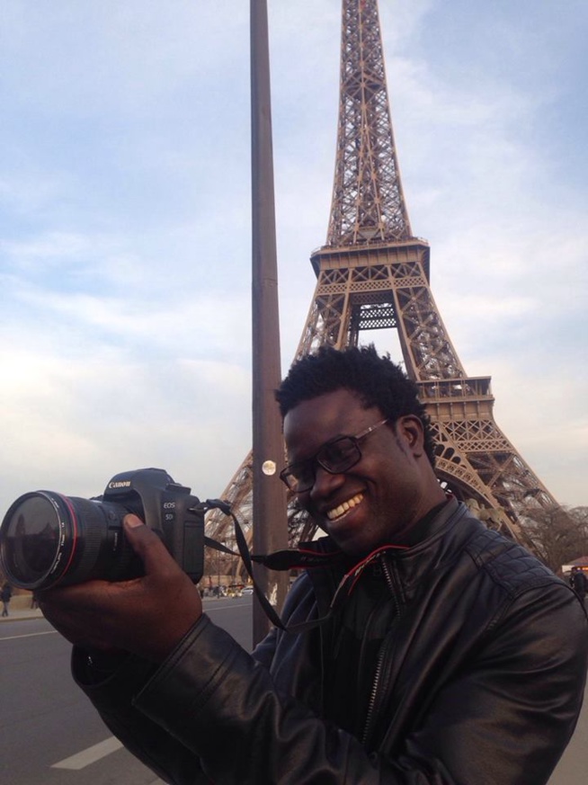 Papis Niang le patron de Art bi management et son staff en plein tournage au coeur de Paris. Regardez Papis Niang le patron de Art bi management et son staff en plein tournage au coeur de Paris. Regardez