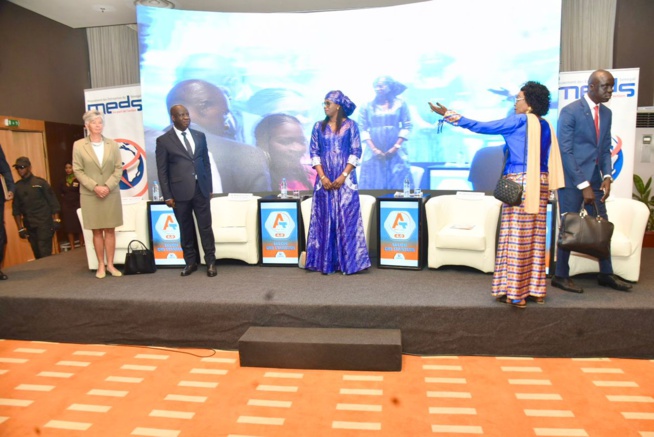 En images de la cérémonie d'ouverture 6éme éditions des Start-up AFRITECH avec le MEDS en collaboration avec le CJE. En images de la cérémonie d'ouverture 6éme éditions des Start-up AFRITECH avec le MEDS en collaboration avec le CJE.