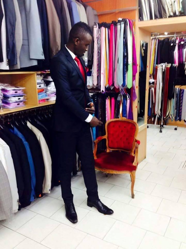 Kiss Boulevard Magenta l'habilleur des star Parisiens. Kiss Boulevard Magenta l'habilleur des star Parisiens.