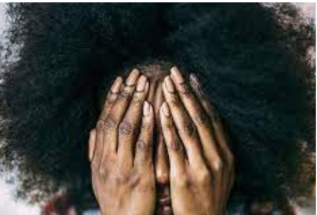 Elle vole les 2.400.000 FCfa de sa tante et finance ses copains Elle vole les 2.400.000 FCfa de sa tante et finance ses copains