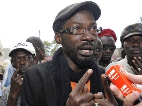 "Y en a marre" sur la réduction du mandat présidentiel: "Si jamais Macky Sall fait du“wax waxeet..." "Y en a marre" sur la réduction du mandat présidentiel: "Si jamais Macky Sall fait du“wax waxeet..."
