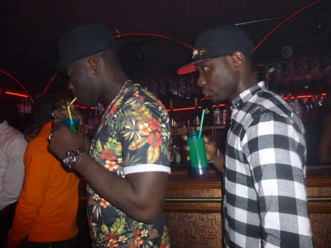 Le Cezanne club ouvre ses portes tous les samedi avec 100% Sénégal revivez les images de la soirée avec Aida Samb.